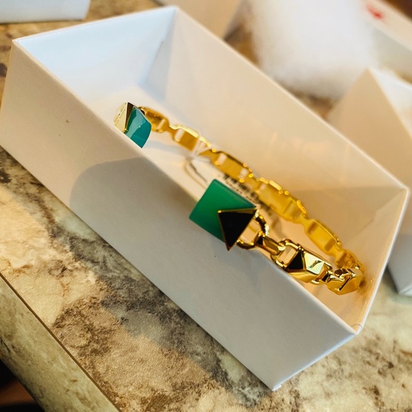 Micheal Kors hinge cuff bracelet - Picture 4 of 4